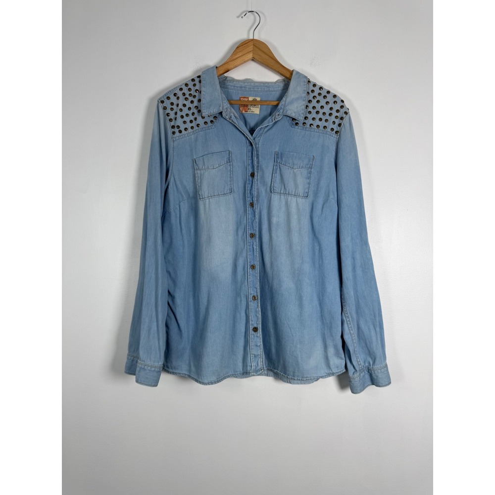 Western Rocker RuffHewn Womens XL Denim Shirt Light Blue Studded Shoulder Cotton